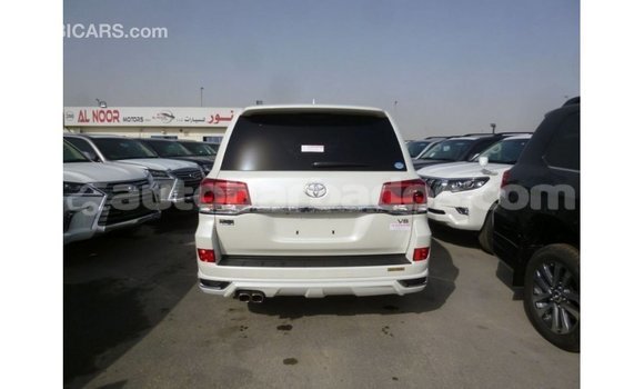 Buy Import Toyota Land Cruiser White Car in Import - Dubai in Barbados Buy Import Toyota Land Cruiser White Car in Import - Dubai in Barbados