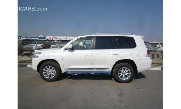 Buy Import Toyota Land Cruiser White Car in Import - Dubai in Barbados Buy Import Toyota Land Cruiser White Car in Import - Dubai in Barbados