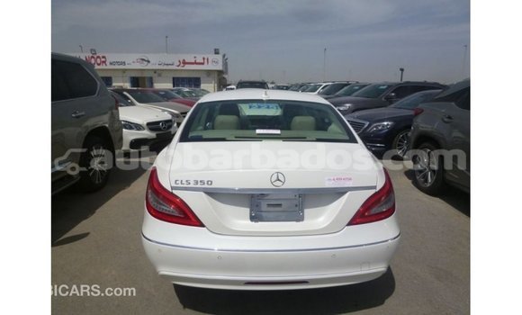 Buy Import Mercedes-Benz 190 (W201) White Car in Import - Dubai in Barbados Buy Import Mercedes-Benz 190 (W201) White Car in Import - Dubai in Barbados