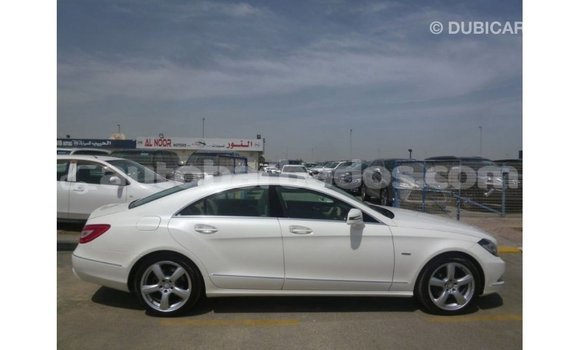 Buy Import Mercedes-Benz 190 (W201) White Car in Import - Dubai in Barbados Buy Import Mercedes-Benz 190 (W201) White Car in Import - Dubai in Barbados
