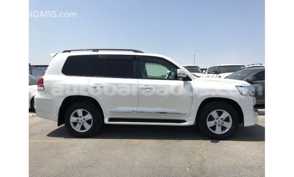Buy Import Toyota Land Cruiser White Car in Import - Dubai in Barbados Buy Import Toyota Land Cruiser White Car in Import - Dubai in Barbados
