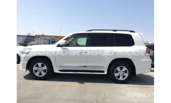 Buy Import Toyota Land Cruiser White Car in Import - Dubai in Barbados Buy Import Toyota Land Cruiser White Car in Import - Dubai in Barbados