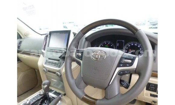 Buy Import Toyota Land Cruiser White Car in Import - Dubai in Barbados Buy Import Toyota Land Cruiser White Car in Import - Dubai in Barbados