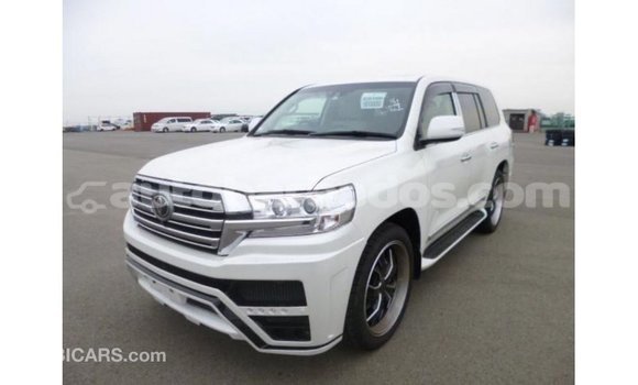 Buy Import Toyota Land Cruiser White Car in Import - Dubai in Barbados Buy Import Toyota Land Cruiser White Car in Import - Dubai in Barbados