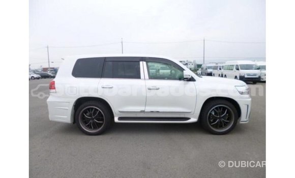 Buy Import Toyota Land Cruiser White Car in Import - Dubai in Barbados Buy Import Toyota Land Cruiser White Car in Import - Dubai in Barbados