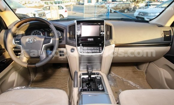Buy Import Toyota Land Cruiser White Car in Import - Dubai in Barbados Buy Import Toyota Land Cruiser White Car in Import - Dubai in Barbados