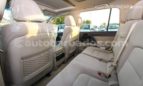 Buy Import Toyota Land Cruiser White Car in Import - Dubai in Barbados Buy Import Toyota Land Cruiser White Car in Import - Dubai in Barbados