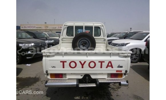 Buy Import Toyota Land Cruiser White Car in Import - Dubai in Barbados Buy Import Toyota Land Cruiser White Car in Import - Dubai in Barbados
