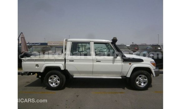Buy Import Toyota Land Cruiser White Car in Import - Dubai in Barbados Buy Import Toyota Land Cruiser White Car in Import - Dubai in Barbados