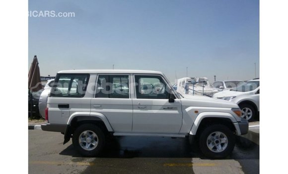 Buy Import Toyota Land Cruiser White Car in Import - Dubai in Barbados Buy Import Toyota Land Cruiser White Car in Import - Dubai in Barbados