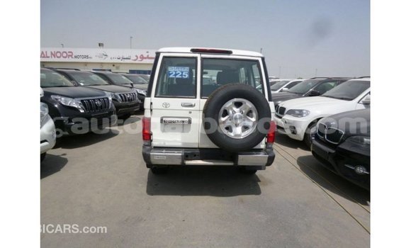 Buy Import Toyota Land Cruiser White Car in Import - Dubai in Barbados Buy Import Toyota Land Cruiser White Car in Import - Dubai in Barbados