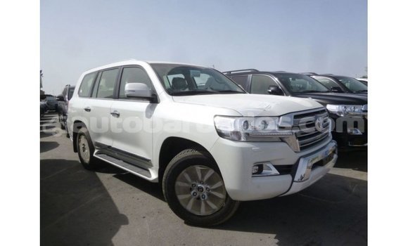 Buy Import Toyota Land Cruiser White Car in Import - Dubai in Barbados Buy Import Toyota Land Cruiser White Car in Import - Dubai in Barbados