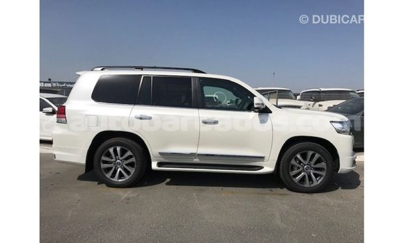 Buy Import Toyota Land Cruiser White Car in Import - Dubai in Barbados Buy Import Toyota Land Cruiser White Car in Import - Dubai in Barbados