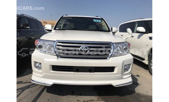 Buy Import Toyota Land Cruiser White Car in Import - Dubai in Barbados Buy Import Toyota Land Cruiser White Car in Import - Dubai in Barbados