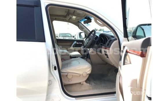 Buy Import Toyota Land Cruiser White Car in Import - Dubai in Barbados Buy Import Toyota Land Cruiser White Car in Import - Dubai in Barbados