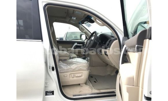 Buy Import Toyota Land Cruiser White Car in Import - Dubai in Barbados Buy Import Toyota Land Cruiser White Car in Import - Dubai in Barbados