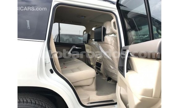 Buy Import Toyota Land Cruiser White Car in Import - Dubai in Barbados Buy Import Toyota Land Cruiser White Car in Import - Dubai in Barbados