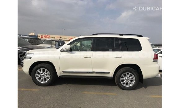 Buy Import Toyota Land Cruiser White Car in Import - Dubai in Barbados Buy Import Toyota Land Cruiser White Car in Import - Dubai in Barbados