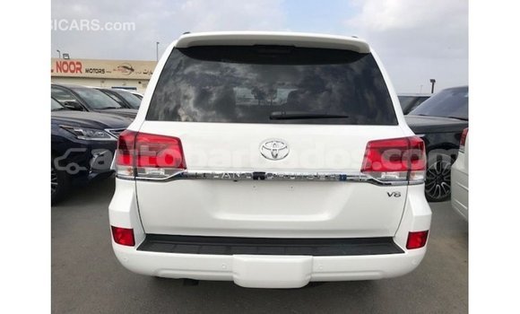 Buy Import Toyota Land Cruiser White Car in Import - Dubai in Barbados Buy Import Toyota Land Cruiser White Car in Import - Dubai in Barbados