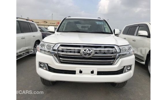 Buy Import Toyota Land Cruiser White Car in Import - Dubai in Barbados Buy Import Toyota Land Cruiser White Car in Import - Dubai in Barbados