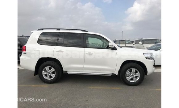 Buy Import Toyota Land Cruiser White Car in Import - Dubai in Barbados Buy Import Toyota Land Cruiser White Car in Import - Dubai in Barbados