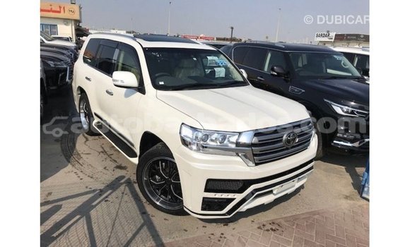Buy Import Toyota Land Cruiser White Car in Import - Dubai in Barbados Buy Import Toyota Land Cruiser White Car in Import - Dubai in Barbados