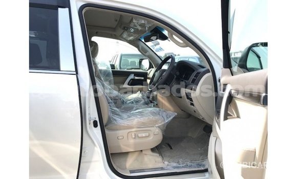 Buy Import Toyota Land Cruiser White Car in Import - Dubai in Barbados Buy Import Toyota Land Cruiser White Car in Import - Dubai in Barbados