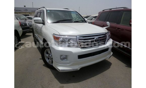 Buy Import Toyota Land Cruiser White Car in Import - Dubai in Barbados Buy Import Toyota Land Cruiser White Car in Import - Dubai in Barbados