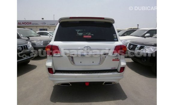 Buy Import Toyota Land Cruiser White Car in Import - Dubai in Barbados Buy Import Toyota Land Cruiser White Car in Import - Dubai in Barbados