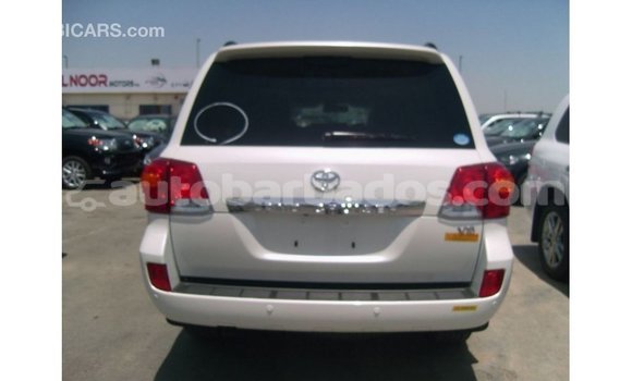 Buy Import Toyota Land Cruiser White Car in Import - Dubai in Barbados Buy Import Toyota Land Cruiser White Car in Import - Dubai in Barbados