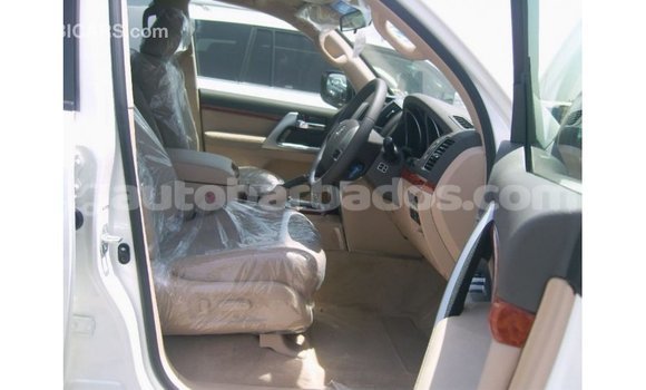 Buy Import Toyota Land Cruiser White Car in Import - Dubai in Barbados Buy Import Toyota Land Cruiser White Car in Import - Dubai in Barbados