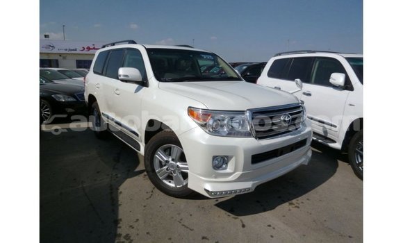 Buy Import Toyota Land Cruiser White Car in Import - Dubai in Barbados Buy Import Toyota Land Cruiser White Car in Import - Dubai in Barbados