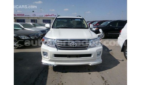 Buy Import Toyota Land Cruiser White Car in Import - Dubai in Barbados Buy Import Toyota Land Cruiser White Car in Import - Dubai in Barbados