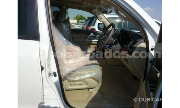 Buy Import Toyota Land Cruiser White Car in Import - Dubai in Barbados Buy Import Toyota Land Cruiser White Car in Import - Dubai in Barbados