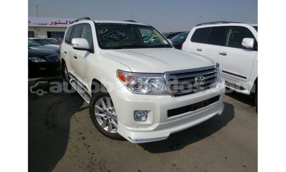 Buy Import Toyota Land Cruiser White Car in Import - Dubai in Barbados Buy Import Toyota Land Cruiser White Car in Import - Dubai in Barbados
