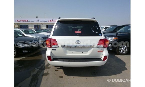 Buy Import Toyota Land Cruiser White Car in Import - Dubai in Barbados Buy Import Toyota Land Cruiser White Car in Import - Dubai in Barbados