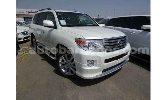 Buy Import Toyota Land Cruiser White Car in Import - Dubai in Barbados Buy Import Toyota Land Cruiser White Car in Import - Dubai in Barbados