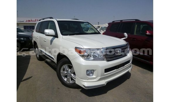 Buy Import Toyota Land Cruiser White Car in Import - Dubai in Barbados Buy Import Toyota Land Cruiser White Car in Import - Dubai in Barbados