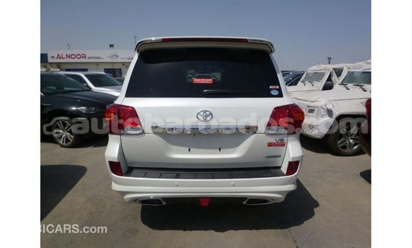 Buy Import Toyota Land Cruiser White Car in Import - Dubai in Barbados Buy Import Toyota Land Cruiser White Car in Import - Dubai in Barbados