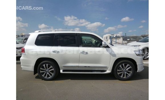 Buy Import Toyota Land Cruiser White Car in Import - Dubai in Barbados Buy Import Toyota Land Cruiser White Car in Import - Dubai in Barbados