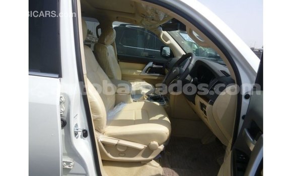 Buy Import Toyota Land Cruiser White Car in Import - Dubai in Barbados Buy Import Toyota Land Cruiser White Car in Import - Dubai in Barbados