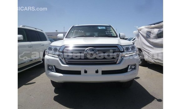Buy Import Toyota Land Cruiser White Car in Import - Dubai in Barbados Buy Import Toyota Land Cruiser White Car in Import - Dubai in Barbados