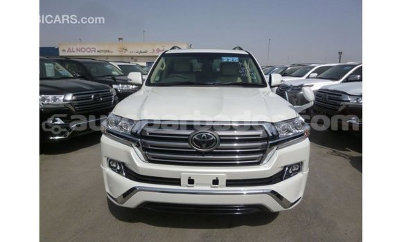 Buy Import Toyota Land Cruiser White Car in Import - Dubai in Barbados Buy Import Toyota Land Cruiser White Car in Import - Dubai in Barbados