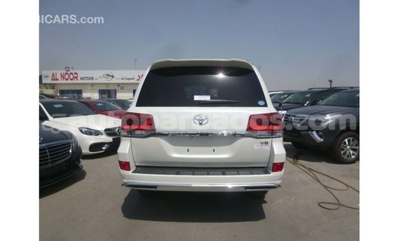 Buy Import Toyota Land Cruiser White Car in Import - Dubai in Barbados Buy Import Toyota Land Cruiser White Car in Import - Dubai in Barbados