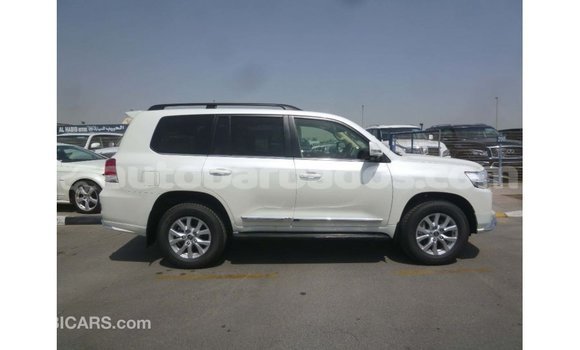 Buy Import Toyota Land Cruiser White Car in Import - Dubai in Barbados Buy Import Toyota Land Cruiser White Car in Import - Dubai in Barbados