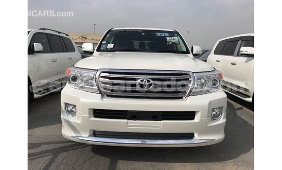 Buy Import Toyota Land Cruiser White Car in Import - Dubai in Barbados Buy Import Toyota Land Cruiser White Car in Import - Dubai in Barbados