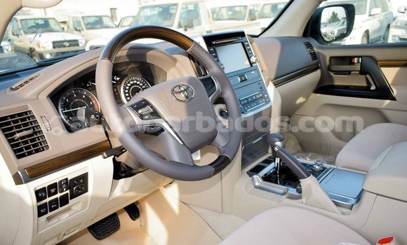 Buy Import Toyota Land Cruiser White Car in Import - Dubai in Barbados Buy Import Toyota Land Cruiser White Car in Import - Dubai in Barbados