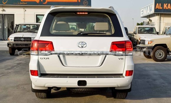 Buy Import Toyota Land Cruiser White Car in Import - Dubai in Barbados Buy Import Toyota Land Cruiser White Car in Import - Dubai in Barbados