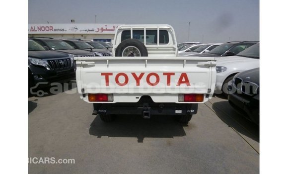 Buy Import Toyota Land Cruiser White Car in Import - Dubai in Barbados Buy Import Toyota Land Cruiser White Car in Import - Dubai in Barbados