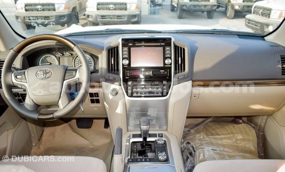 Buy Import Toyota Land Cruiser White Car in Import - Dubai in Barbados Buy Import Toyota Land Cruiser White Car in Import - Dubai in Barbados
